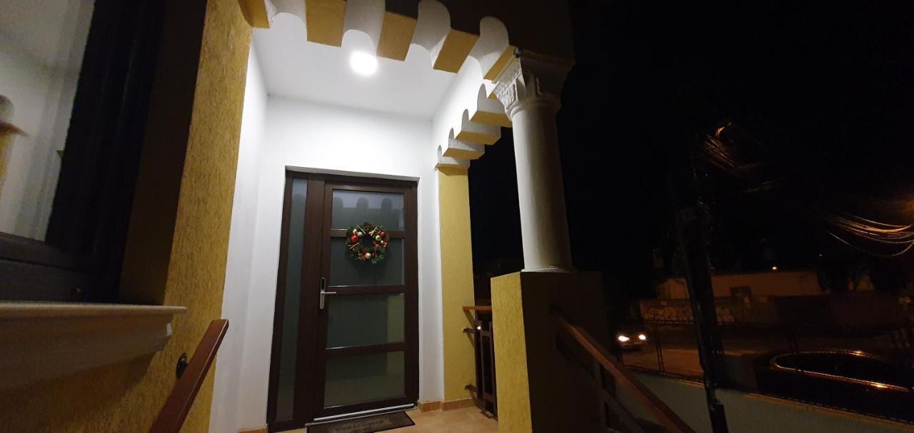 Yellow House Sibiu Luaran gambar